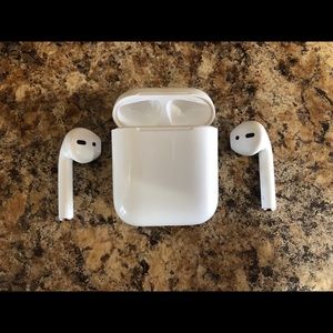 Apple AirPods 1st Generation with Charging Case